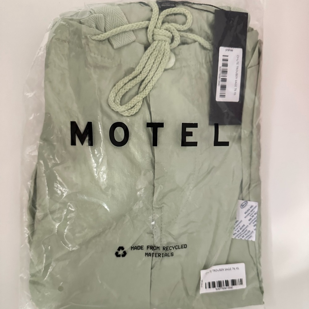 Motel parachute pants sage green